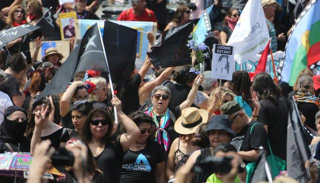 Las protestas, que son las más graves desde el fin de la dictadura de Augusto Pinochet y que este sábado cumplen tres meses, han dejado al menos 27 muertos. (Foto: EFE)