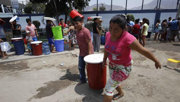 El servicio de agua potable quedará interrumpido el 6 de octubre en 22 distritos de Lima.  (Foto: Jessica Vicente / El Comercio)