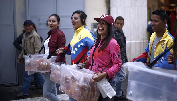 Son 300 mil venezolanos los que han llegado al país, sostuvo el ministro de Trabajo. (Foto: USI)