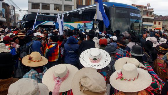 Puno y Cusco son las dos regiones del sur que continúan reportando bloqueos en sus vías en medio de las protestas contra el gobierno de Dina Boluarte, lo que pone en jaque a las empresas de transporte terrestre interprovincial. (Foto: AFP)
