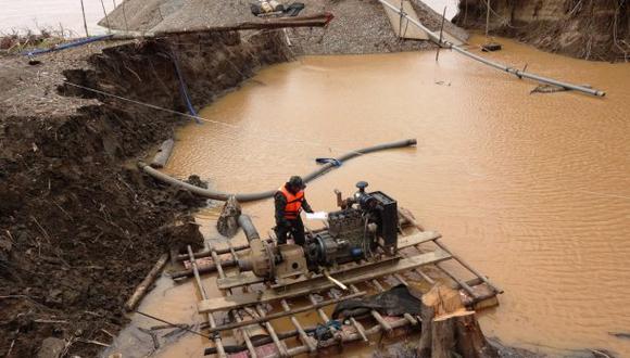 Cerca de 180 toneladas de mercurio se vierten a los ríos cada año en Perú producto de la minería ilegal, según el Minam. (Foto: Andina)