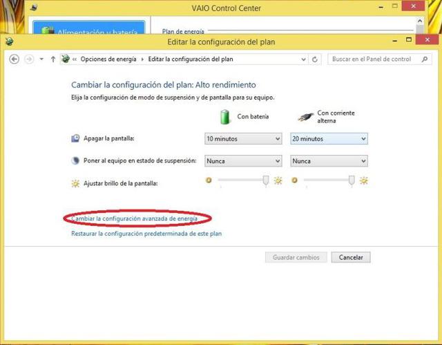 Vigila el brillo de la pantalla. Si tu ordenador es portátil, en el mismo teclado debes tener un botón para regular el brillo de la pantalla; sino, revisa las opciones de pantalla. En un monitor esta herramienta suele estar en la propia pantalla, con algú