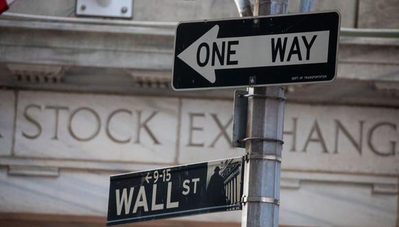 Un cartel de Wall St. frente a la Bolsa de Valores de Nueva York (NYSE) en Nueva York, EE.UU., el lunes 20 de marzo de 2023. Fotógrafo: Michael Nagle/Bloomberg
