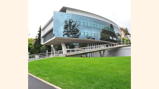 IMD . Puesto a nivel mundial: #13. Localización: Suiza. Incremento del salario tras realizar el MBA: 83%