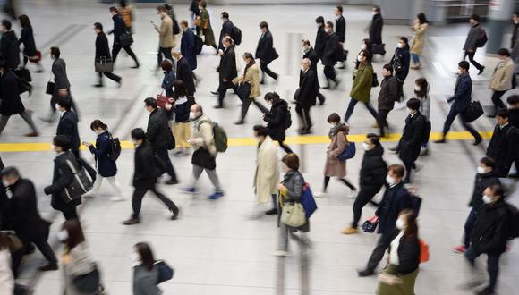 Las propuestas señalan cómo Japón va a la zaga de otras naciones avanzadas en el logro de la igualdad salarial de género, y también pide que se aumenten los salarios en todo el país.