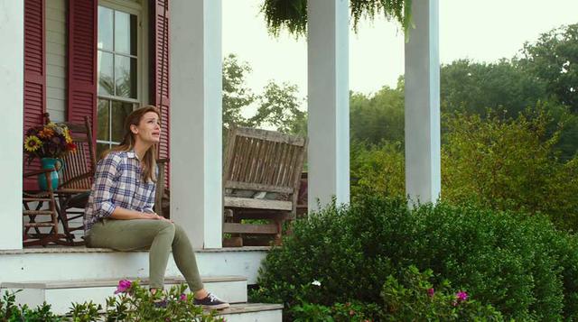 Jennifer Garner (Miracles From Heaven). Nigel Smith califica el filme como malo, pero destaca la actuación de Garner, quien interpreta a una madre cristiana cuya hija presenta una enfermedad fatal.