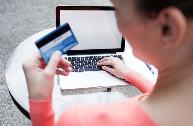 Foto 2 | E-commerce inclusivo. Los retailers le prestan más atención a los consumidores de bajos ingresos, muchas veces ignorados. (Foto: istock)