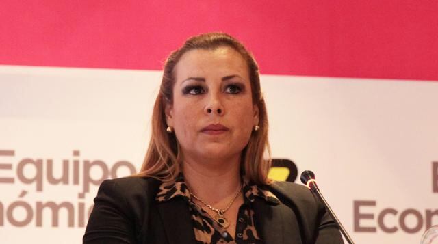 Fiorella Molinelli es viceministra de Transportes del Ministerio de Transportes y Comunicaciones (MTC). Tiene 18 años de experiencia trabajando en el Estado. Especializada en Gestión Pública, Políticas Públicas y Regulación con énfasis en los sectores de 