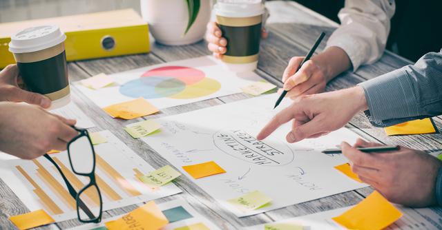 FOTO 8 | Al momento de pensar en ideas, anota todo lo que se te venga a la mente. Luego tendrás tiempo de desechar aquellas que consideras que no valen la pena. (Foto: iStock)