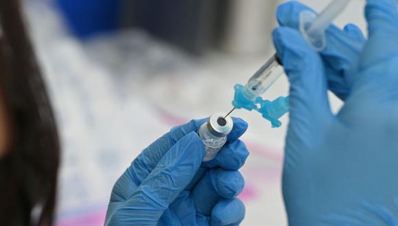 Foto referencial. En el Centro de Fabricación e Innovación de Vacunas participan la Universidad de Oxford, el Imperial College London y la Escuela de Londres de Higiene y Medicina Tropical. (Foto: AFP).