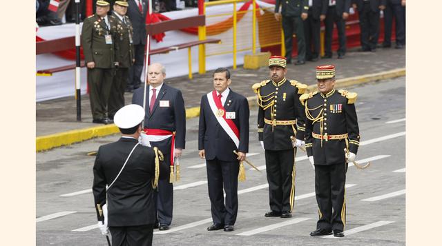Presidente Ollanta Humala recibe honores de las Fuerzas Armadas.  (Foto: Manuel Melgar)