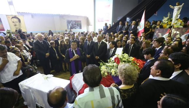 Las actividades se iniciaron con un responso en honor a Alan García a cargo del representante eclesiástico de Manchay. (Foto: Violeta Ayasta / GEC)