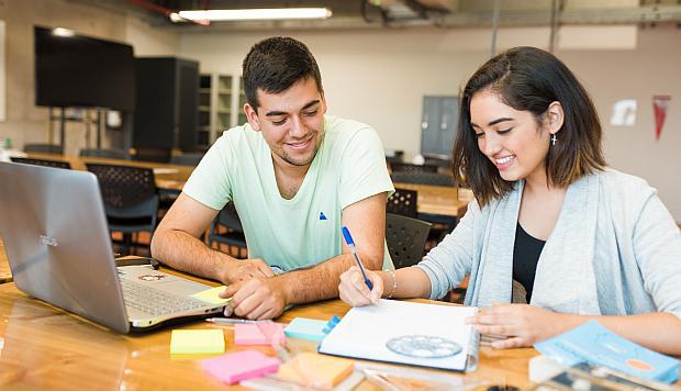 En el Perú hay millennials bien diferentes. Están los que rotan constantemente de trabajo y quienes buscan estabilidad laboral. (Foto: UTEC)