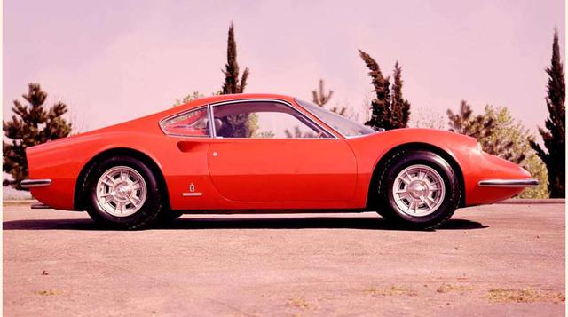Leonardo Fioravanti, trabajó durante 24 años con Pininfarina, uniéndose como diseñador en 1964, a los 26 años de edad. Sus creaciones incluyen el Ferrari Dino, el Daytona 365 GTB, el F40, el 348, el 512 Berlinetta Boxer, el 308 GTBa y el 288 GTO.