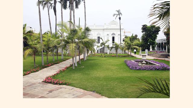 Son dos los edificios que componen la casa: el principal y el posterior, que era el comedor. Ambos son afrancesados y eclécticos por momentos. (Foto: Lucero Del Castillo)