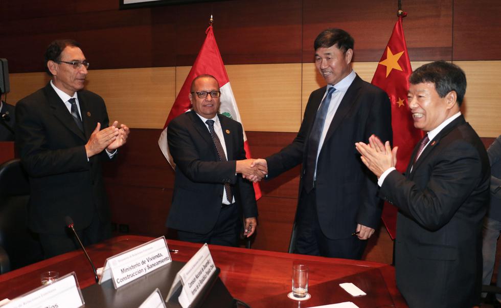 Los gobiernos de Perú y China suscribieron convenios de promoción y memorandos de entendimiento relacionados a proyectos mineros y energéticos, en el marco de la XXIV Cumbre de Líderes Foro de Cooperación Económica Asia-Pacífico (APEC). El ministro de Ene