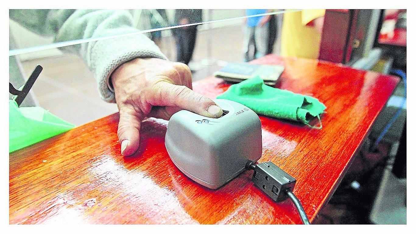 Bancos mexicanos alistan captura de datos biométricos en medio de dudas