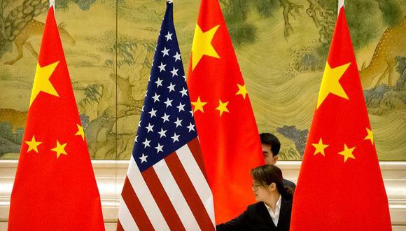 El texto afirmó que Pekín aprovechó la crisis del 2008-2009 para acelerar su ofensiva industrial “Go Out” en Estados Unidos, y que se estaba posicionando para beneficiarse de un probable aumento en el gasto de infraestructura de Washington.
