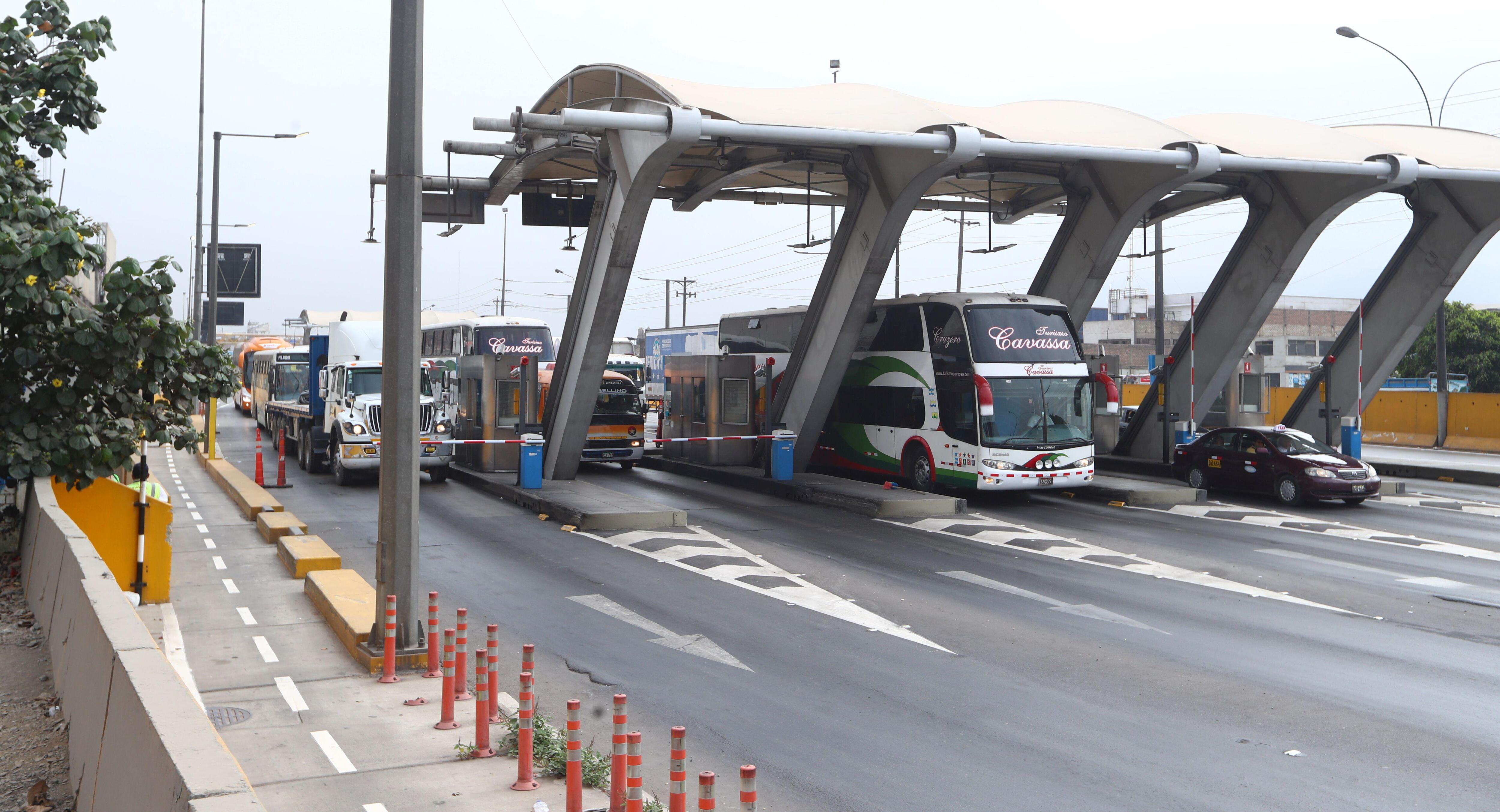 Aún hay 18 peajes que se siguen cobrando en el país. (Foto: GEC)