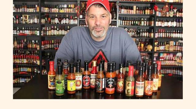 Botellas de salsa picante. El coleccionista Vic Clinco ha reunido más de 6,000 botellas de distintos lugares del mundo. (Foto: ilyke)