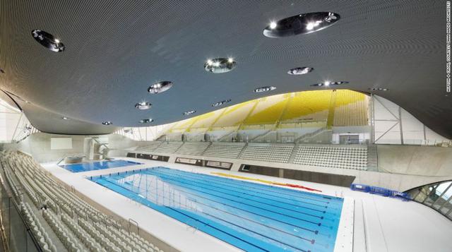 El London Aquatics Centre, 2012 (Londres, Inglaterra). El curvado Centro Acuático de Londres de Hadid fue lo más destacado del Parque Olímpico de Londres 2012.