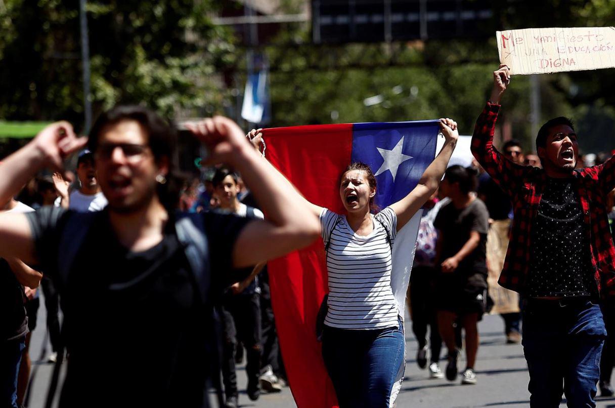 Las protestas en Chile, que comenzaron en respuesta a un aumento en la tarifa del metro el pasado 18 de octubre y se convirtieron en un clamor contra la desigualdad, han perdido fuerza, pero sigue existiendo descontento en las calles.