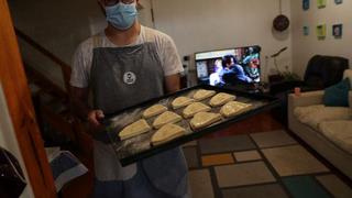 Pan a domicilio: negocios informales dan alivio a chilenos en medio de pandemia 