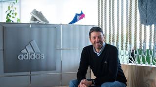 CEO de Adidas dejará el cargo en 2023 para impulsar un nuevo comienzo