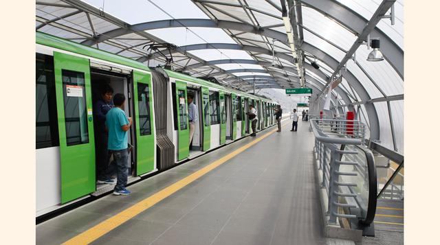Viajar entre Villa El Salvador (primera estación del tramo 1), y San Juan de Lurigancho (última estación del tramo 2), tomará 52 minutos. Hoy, ese viaje en combi es de más de dos horas. (Foto: Manuel Melgar)