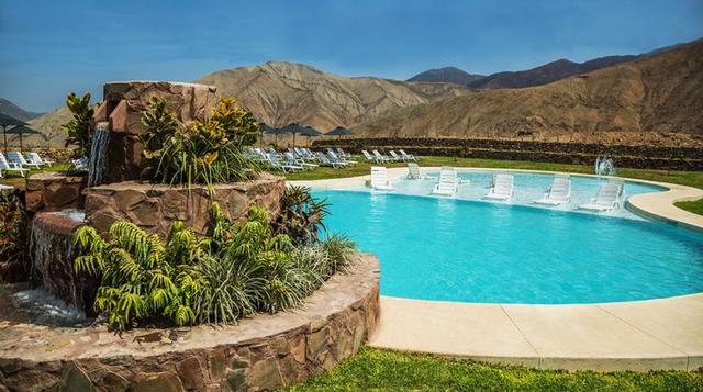 8. Piscinas. Puedes encontrar piscinas para adultos y niños entre ellas una mega piscina con 3 niveles de 1200m2.