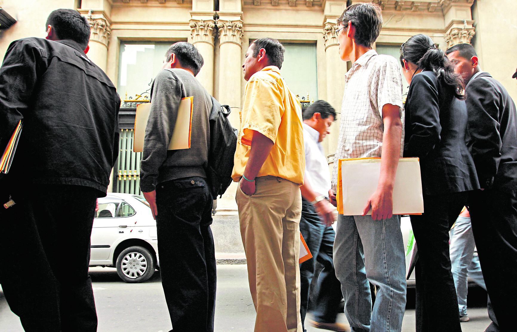 Avance. El desempleo en Lima se redujo a pesar de la desaceleración del crecimiento de la economía. (Foto: Manuel Melgar)