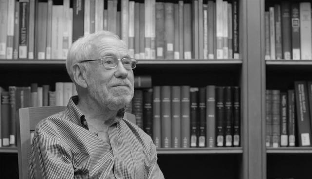 FOTO 2 | El invierno de la inteligencia artificial
La década de 1970 fue como un desierto para la IA si entendemos el agua como el capital. Pocos querían destinar su dinero a un tipo de ciencia o tecnología que no ofrecía resultados palpables. Para terminar de matar el progreso, en 1972 Hubert Dreyfus publicaba un polémico libro titulado ‘Lo que las máquinas no pueden hacer’. Era un compendio de la limitación de la IA. (Foto: Difusión)