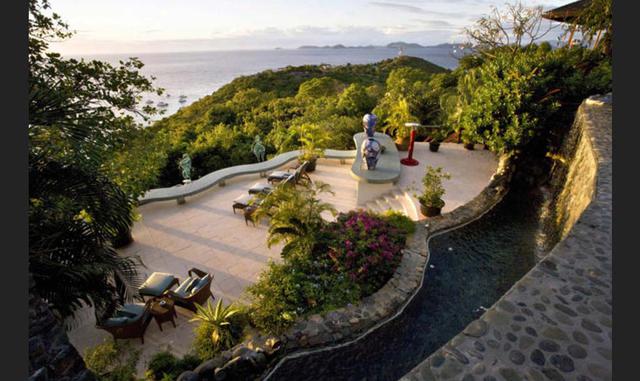 FOTO 3 | El icono del rock impuso sus propias exigencias. La instrucción a su arquitecto era clara: quería una casa tan opuesta al Caribe como fuera posible. "Yo quiero algo balinés, muy balinés. Me gustan los buenos clichés y quiero hacer de esta ca