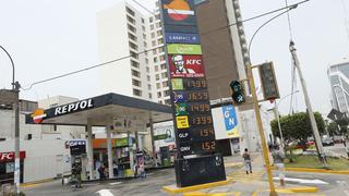 Repsol y Petroperú bajaron precios de combustibles hasta S/ 0.32 por galón