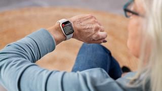 Mercado de ‘smartwatches’ crece y usuarios optan por relojes de ticket más elevado