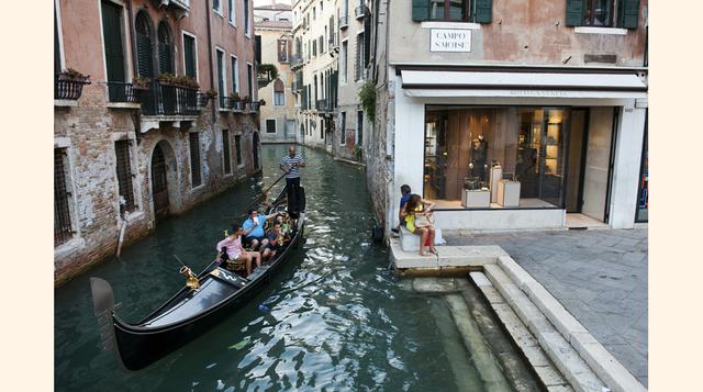 Venecia, Italia. Sin duda, se ubica entre las ciudades más caras de Europa, pero si su presupuesto es bajo, la ciudad es perfecta para disfrutarse en un par de días. El día puede costar desde US$ 97.5. (Foto: Bloomberg)
