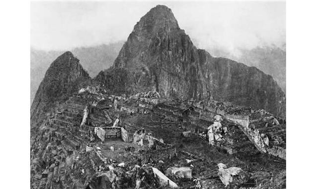 MACHU PICCHU, PERÚ. Esta zona arqueológica es considerada una obra maestra de la arquitectura y de la ingeniería, ya que está perfectamente ubicada en un terreno montañoso.