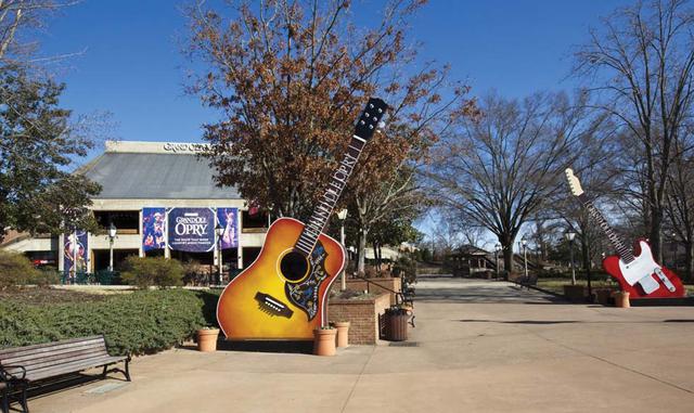 FOTO 6 | El Grand Ole Opry, Nashville, Tennessee. A los aficionados de la música country les encanta visitar este lugar.