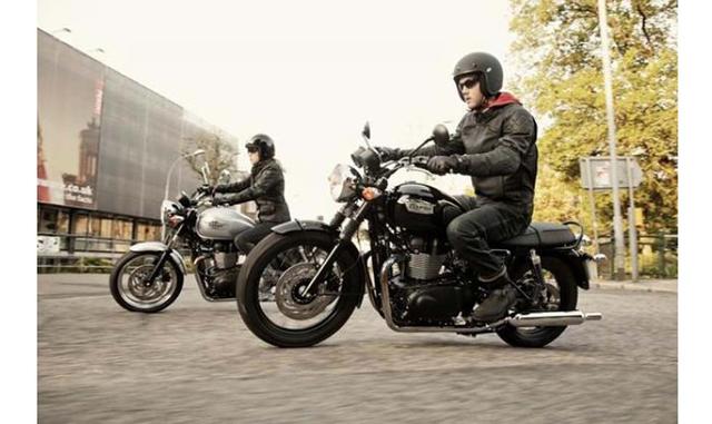 Triumph Bonneville T100. Personalizada por Jhon Mockett y David Stride .