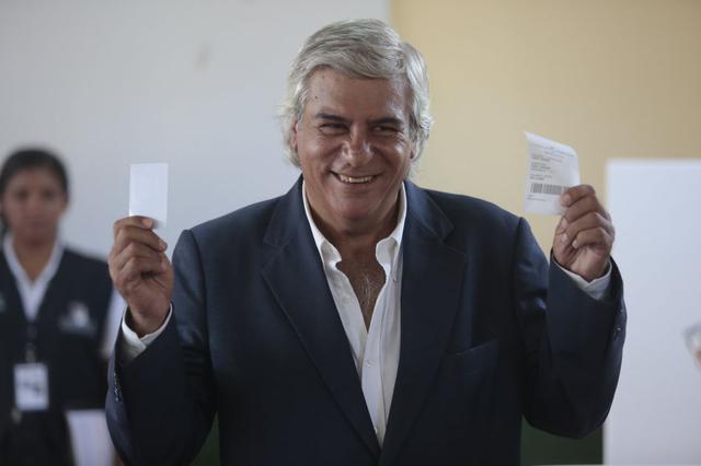 Fernando Olivera. El ex candidato por el Frente Independiente Moralizador mostró su apoyo a la candidatura de PPK, también  ha mostrado su rechazo a la candidatura de Keiko Fujimori.