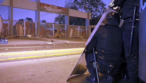 Los estudiantes bloquearon las puertas de ingreso a la Universidad San Marcos. (Foto: Juan Ponce/GEC)