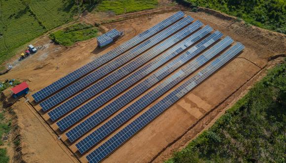 A la fecha, Amazonas Energía Solar cuenta con tres centrales solares en operación en las localidades de Purús, Atalaya y San Lorenzo, en el oriente peruano. Foto: facebook de Amazonas Energía Solar.