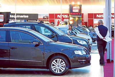 La venta de vehículos livianos cayó en 40.47% en marzo de este año, a comparación de marzo del año anterior, según el gremio.