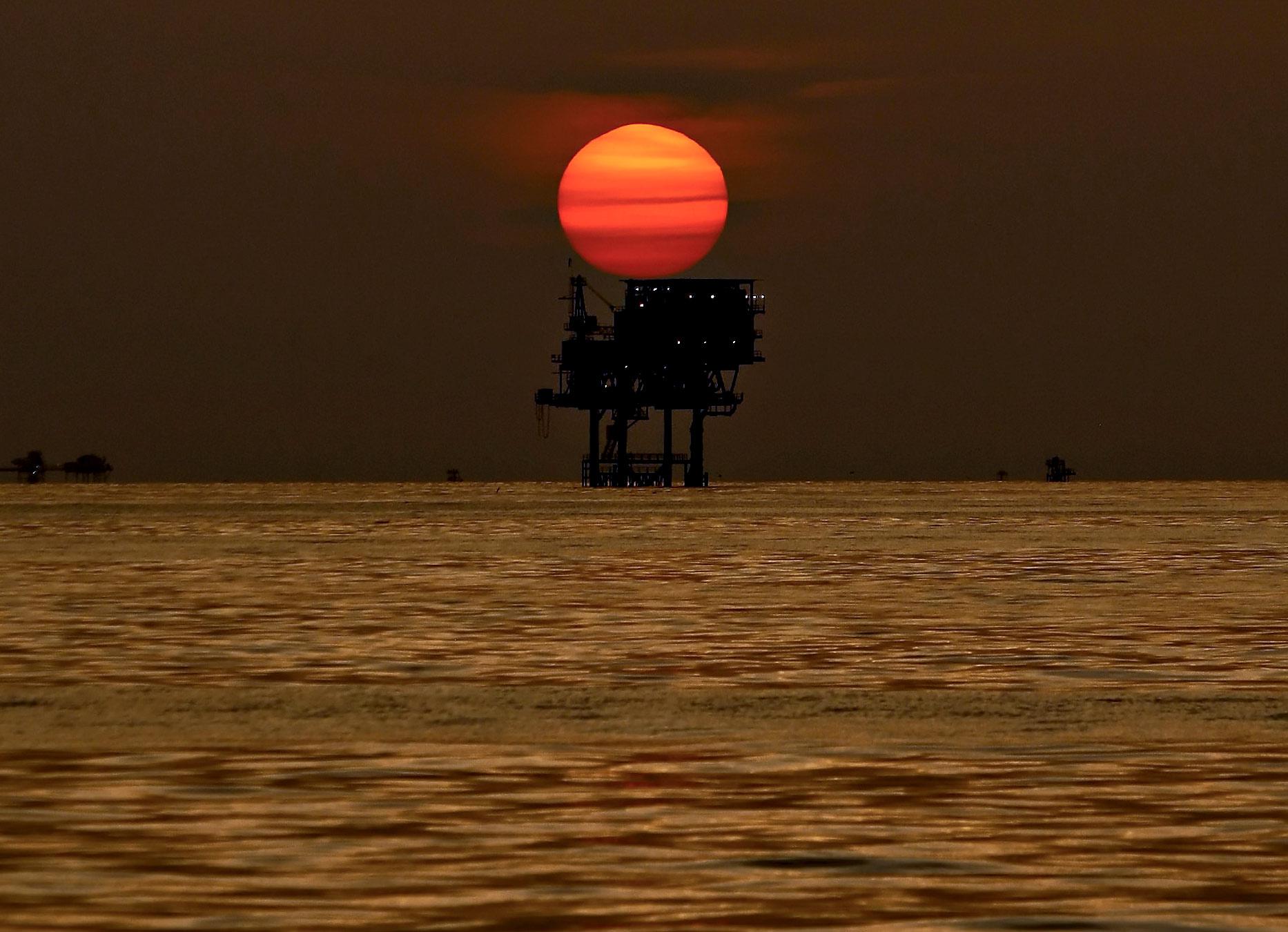 En el sector energía, pueden pasar muchas cosas en diez años. La década del 2010 vio cómo los mercados de petróleo eran transformados por el esquisto estadounidense. Foto: Derick E. Hingle/Bloomberg