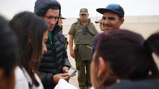 Avión con migrantes varados en frontera chilena-peruana despega hacia Venezuela