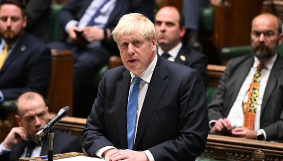 Boris Johnson  afronta hoy una hemorragia de dimisiones en su Gobierno, en su mayoría de secretarios de Estado, después del último escándalo en torno al diputado Chris Picher. (Foto: JESSICA TAYLOR / UK PARLIAMENT / AFP)
