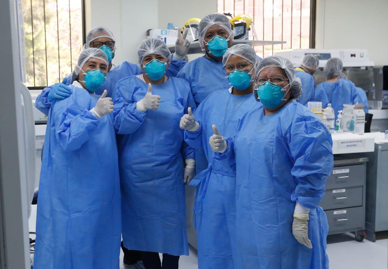 De acuerdo con el Decreto Supremo N° 068-2020-EF, publicado hoy en El Peruano, esta bonificación será para los trabajadores de cuidados intensivos, hospitalización, vigilancia epidemiológica y los que realizan las visitas domiciliarias. (Foto Minsa)