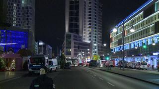Camión arremete contra multitud en mercado navideño de Berlín dejando nueve muertos