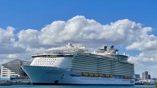 CDC moderan advertencia sobre cruceros, recomiendan viajar solo a turistas que completaron vacunación