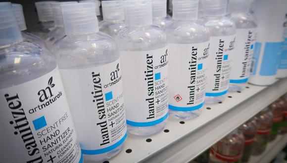 Valisure analizó 260 botellas de 168 marcas y descubrió que un 17% de las muestras contenían niveles detectables de benceno. (Bloomberg)